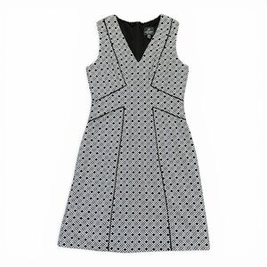 Adrianna Papell Black‎ and White Mini Dress V Neck Size 8